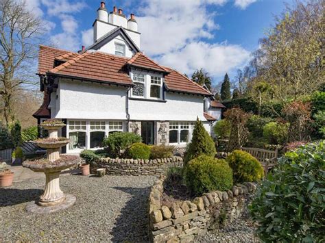 storrs gate house bowness Storrs Gate House is in a fantastic location, just on the edge of Windermere with Bowness being a good 10 minute nice walk into the centre where lots of shops, bars and restaurants are located